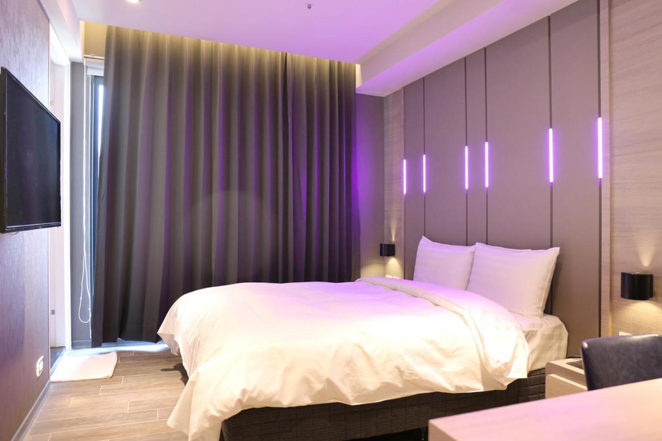 Kiwi Share Hotel Zhongli Bagian luar foto