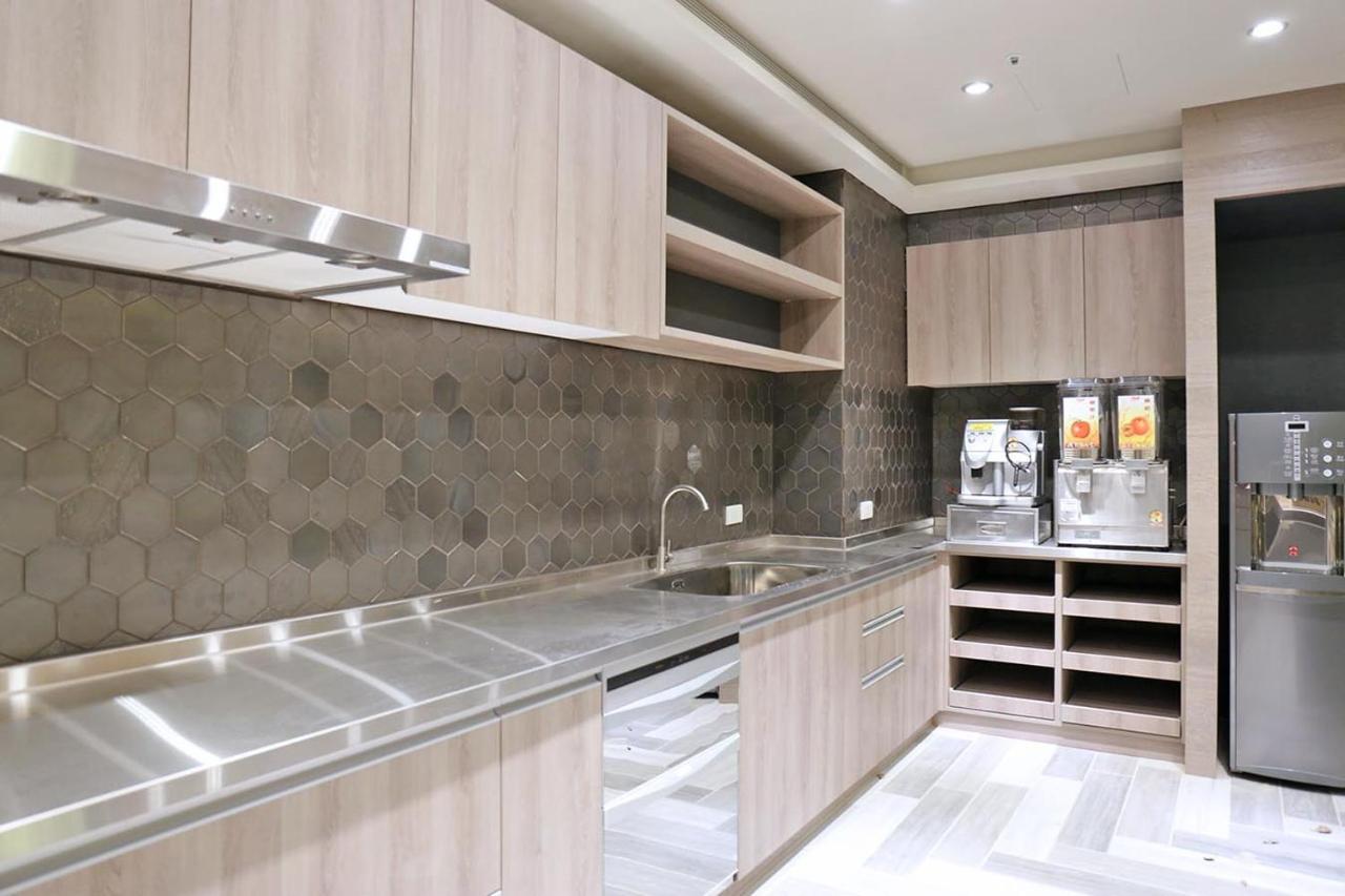 Kiwi Share Hotel Zhongli Bagian luar foto