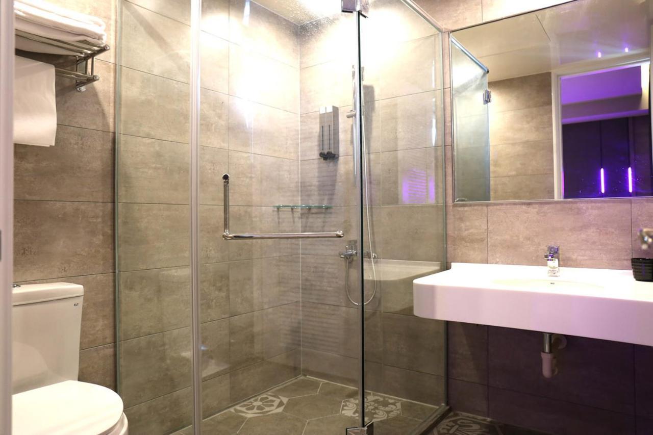 Kiwi Share Hotel Zhongli Bagian luar foto